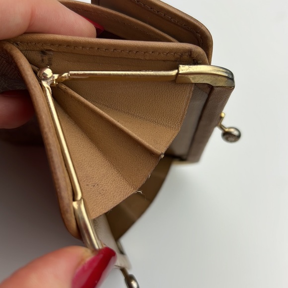 Auth. CELINE Macadam PVC Leather Bifold Wallet Logo Beige Gold Hardware Vintage - Picture 10 of 17